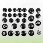 Composants d'un ensemble de clés à filtre à huile de type tasse de 30 pièces, y compris des douilles de capuchon de filtre à huile assorties, un adaptateur de conduite et un outil de retrait de filtre à trois mâchoires réglable.