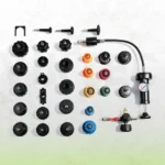 Componentes del kit de probador de presión de radiador y recarga de refrigerante al vacío que incluyen bomba de mano, manómetro, manguera, conectores y adaptadores de radiador