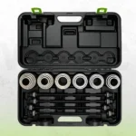 Kit de ferramentas para remoção e instalação de rolamentos de roda VIKTEC com mangas de prensa, hastes roscadas e adaptadores em uma caixa de transporte