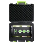 Coffret de transport ouvert contenant un extracteur réglable pour joint homocinétique et arbre de transmission avec rails multi-positions, boulons et trois adaptateurs de support.
