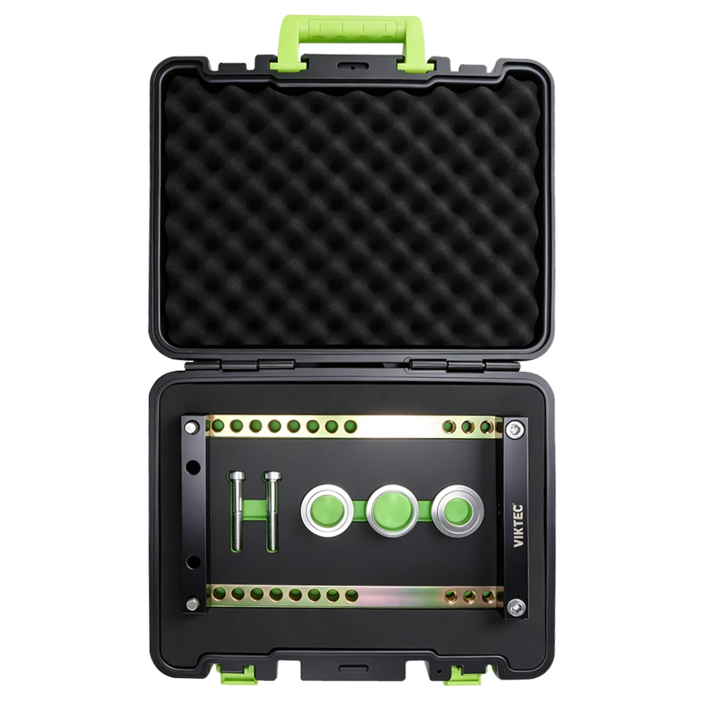 Coffret de transport ouvert contenant un extracteur réglable pour joint homocinétique et arbre de transmission avec rails multi-positions, boulons et trois adaptateurs de support.
