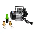 Pompe électrique de transfert d'huile VT19468C avec raccords de tuyau et colliers de serrage, destinée au transfert de gazole et de fluides d'atelier compatibles.