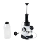 VT01294R5: purgador manual de frenos a presión con manómetro, bomba manual, manguera y botella de recarga para el cambio profesional del líquido de frenos.