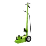 VT06013 Macaco hidráulico-pneumático de chão com alça longa, mangueira de ar e rodas, para elevar veículos pesados durante a manutenção em oficina.
